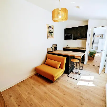 Au Coeur De La Rochelle / Neuf Apartment